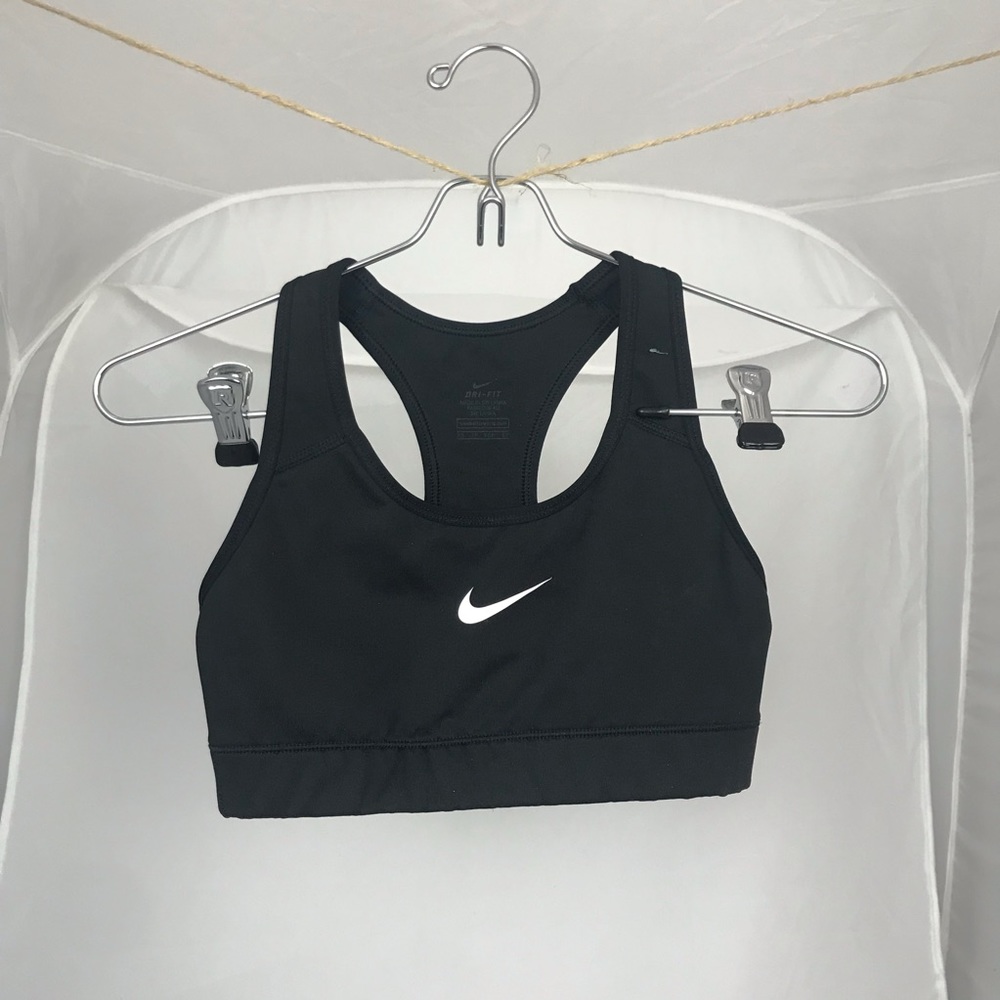 NIKE SPORTS BRA✔️OFFER!